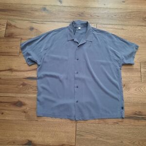 Lululemon Lab Men's Gray Short Sleeve Shirt